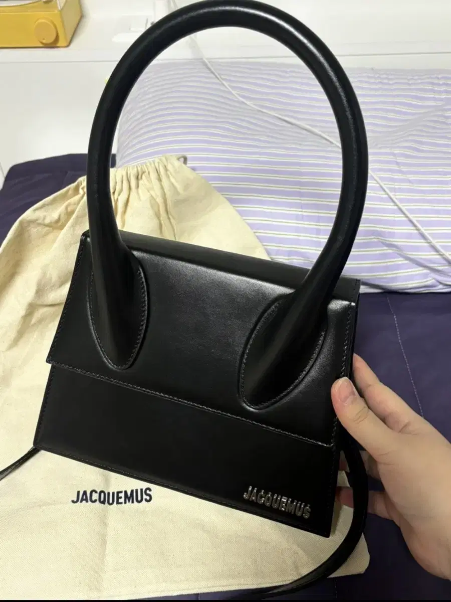 자크뮈스 Jacquemus 르 그랜드 치키토 라지 레더 블랙 실버